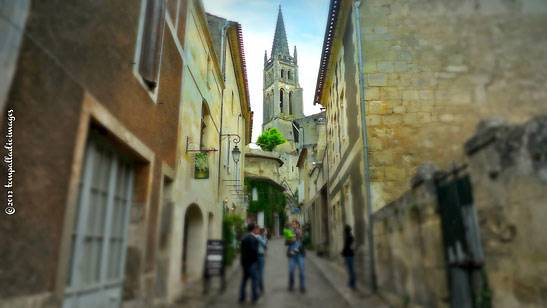 street scene in Saint-Emilion