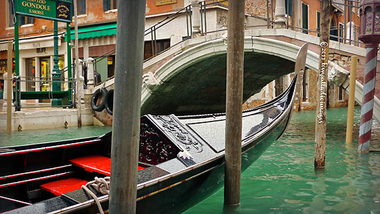 gondola near the entrance to Harry's Bar